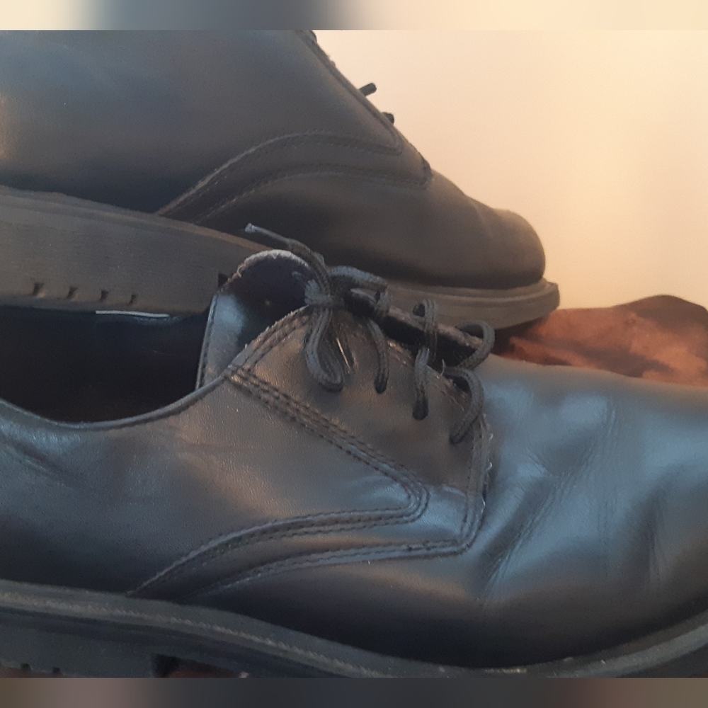 Men's Vintage Gothcore Benchmark Classic Black Leather Dress Shoes Size 10 Wide